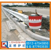 蘇州高速公路防撞護欄板 蘇州波形防撞護欄 龍橋生產(chǎn)